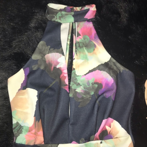 Floral navy romper - Picture 2 of 4